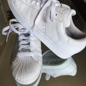 ALL WHITE ADIDAS SHELL TOES SIZE 9.5 ... CLASSIC